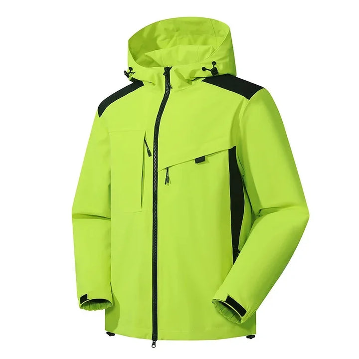 Elegante Herren Skijacke mit Kapuze, wärmeisolierend, perfekt für Piste und kalte Wintertage.