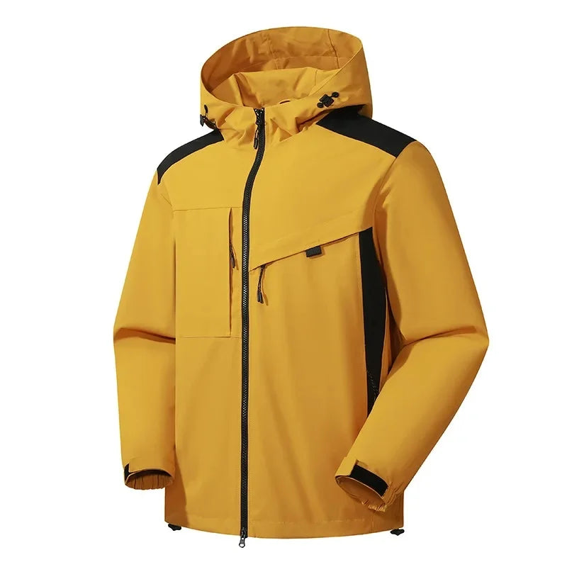 Funktionale Herren Sportjacke mit Kapuze, wasserdicht, winddicht & atmungsaktiv für Wintersport.