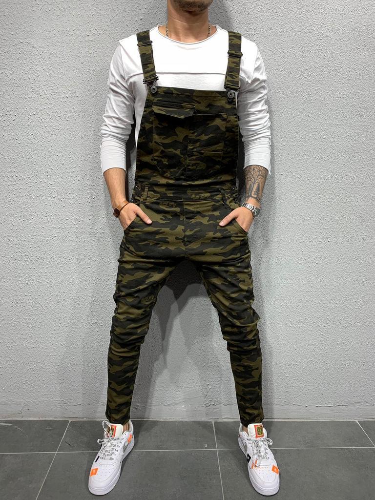 Modischer Herren Jeans Overall, Slim Fit, Streetwear Stil, mit Reißverschluss & Klappentasche Detail.