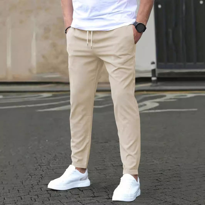 Stylische Herrenhose Slim Fit Cropped, gerade geschnitten, bequem für Frühling & Sommer, urbaner Look.