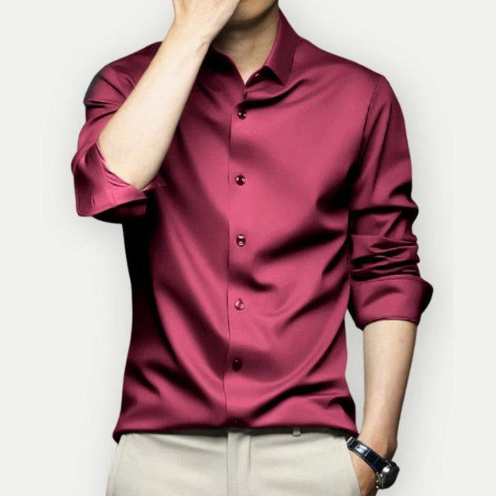 Herren Slim-Fit Hemd, faltenfrei & bügelfrei, in Weiß, ideal für Business & Freizeit, modernes Oberteil für Herrenmode.
