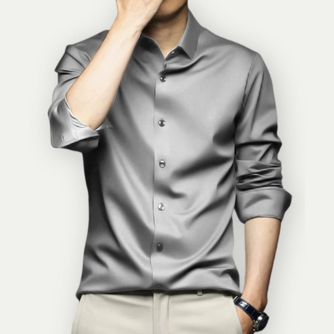 Kollektion faltenfreier Slim-Fit Herrenhemden, bügelfrei, in verschiedenen Farben für Business & Freizeit.