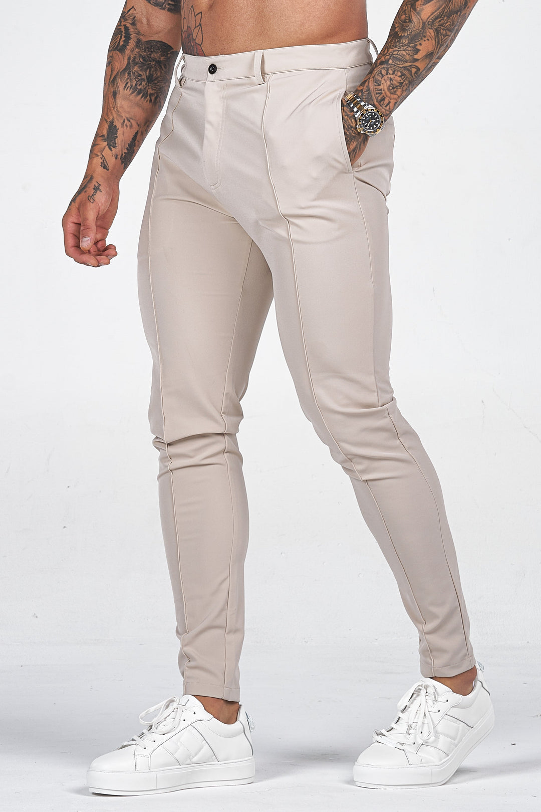 Herren Slim-Fit Hose mit Tapered Schnitt, schmal geschnitten, ideal für den modernen Frühlings-Look.