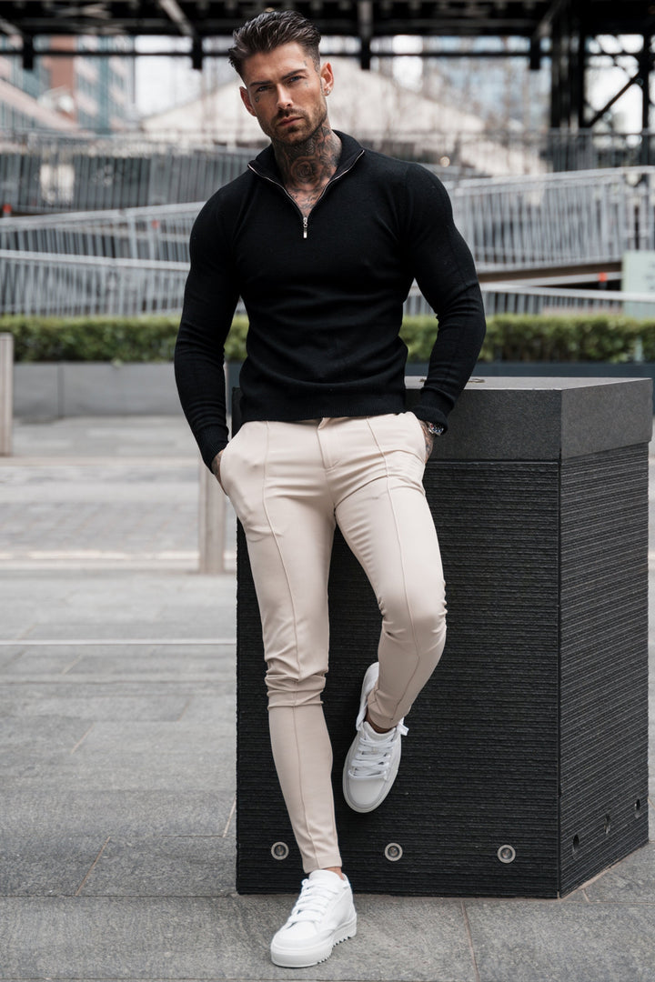 Schwarze Slim-Fit Hose für Herren, elegante Frühlingsmode, schmal geschnitten & vielseitig für Business-Looks.