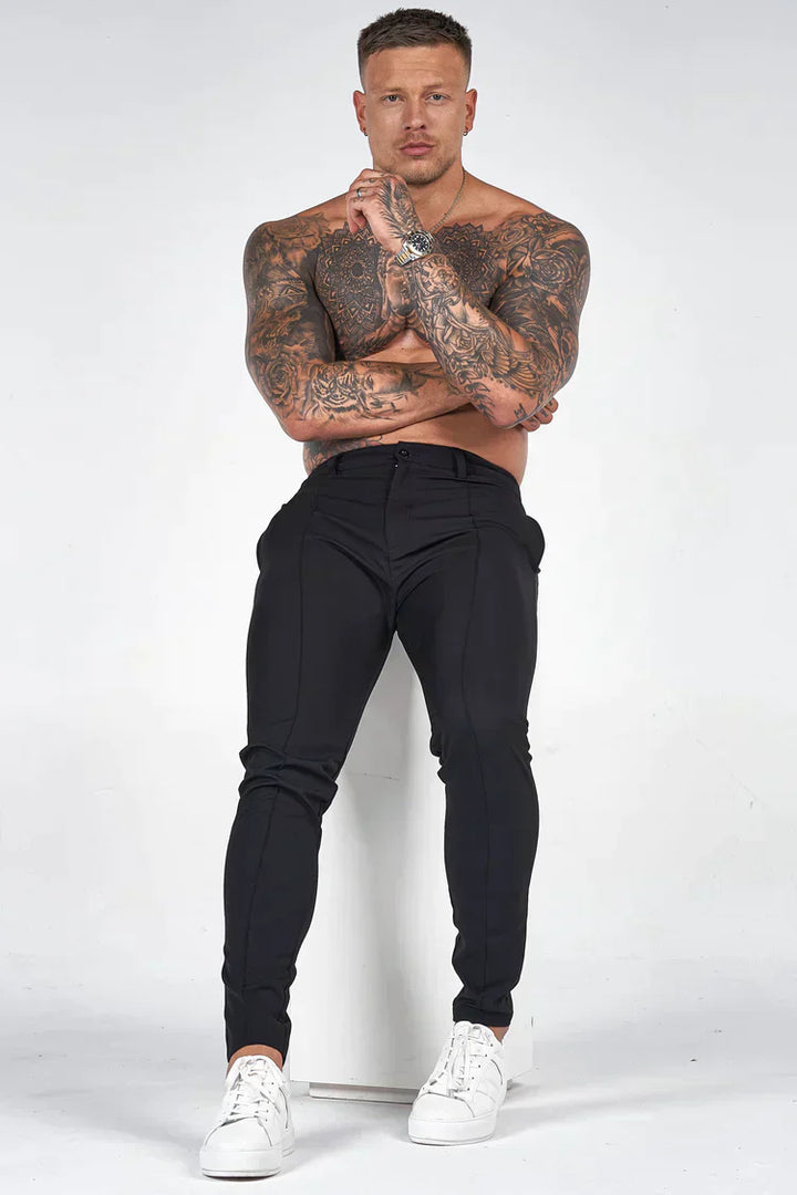 Moderner Frühlings-Look: Beige Herren Slim-Fit Hose mit Tapered Schnitt, elegant & schmal geschnitten.