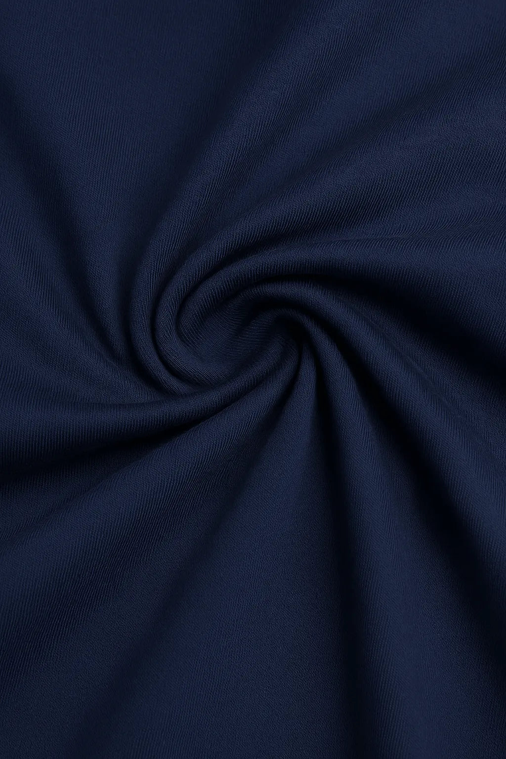Stylisches Herren T-Shirt Slim Fit marineblau. Das Basic Oberteil überzeugt durch Komfort und eine moderne Passform.