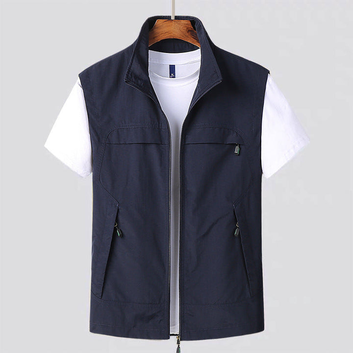 Robuste Casual Herren Reißverschluss Weste im Slim Fit Design, vielseitig für Alltag und Outdoor.