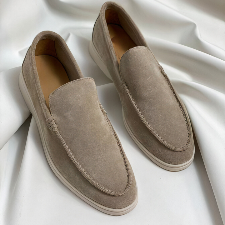 Robuster Herren Loafer in Schwarz, bequemer Casual Slip-On Schuh, perfekt für den Frühling.