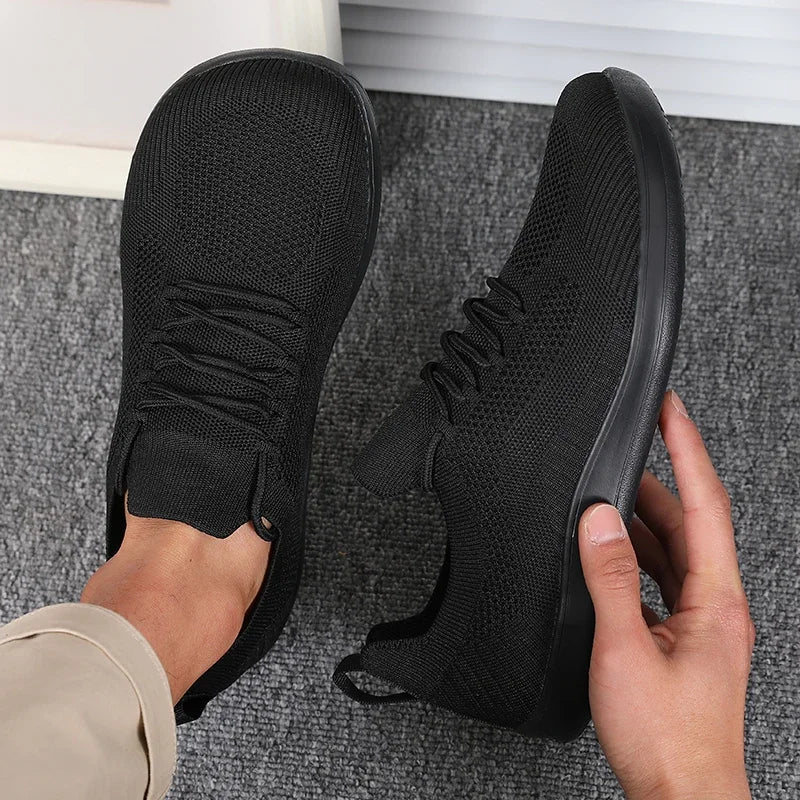 Hochwertiger Herren Sneaker mit weicher Polstersohle und atmungsaktivem Obermaterial.
