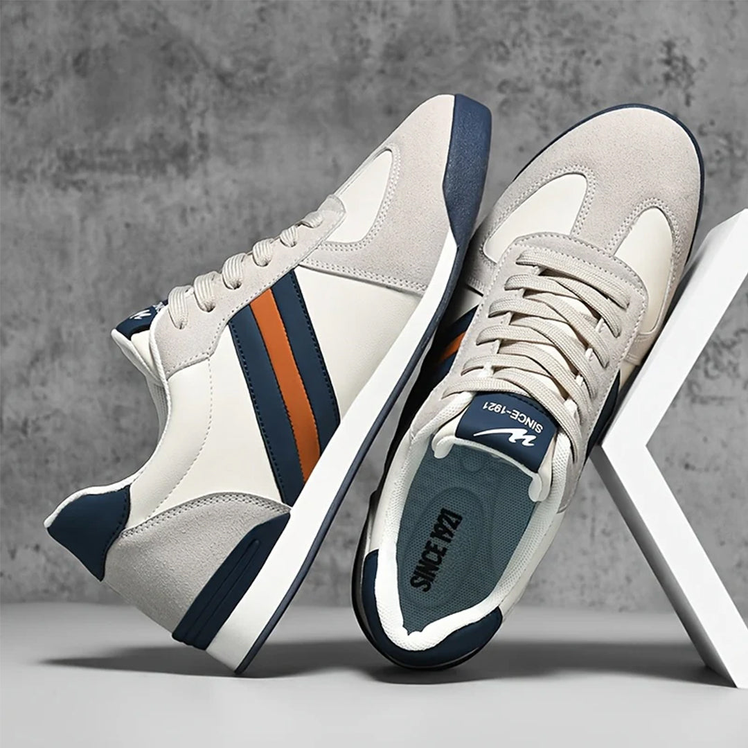 Vielseitige Herren-Sneaker: Sport-, Freizeit- & Alltagsschuhe. Mit Streifendetail & gepolstertem Innenfutter.