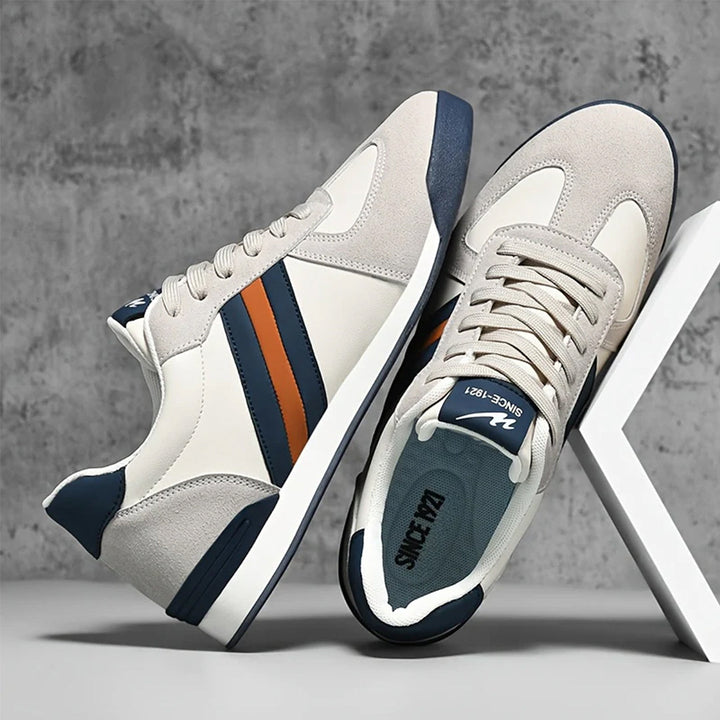 Vielseitige Herren-Sneaker: Sport-, Freizeit- & Alltagsschuhe. Mit Streifendetail & gepolstertem Innenfutter.