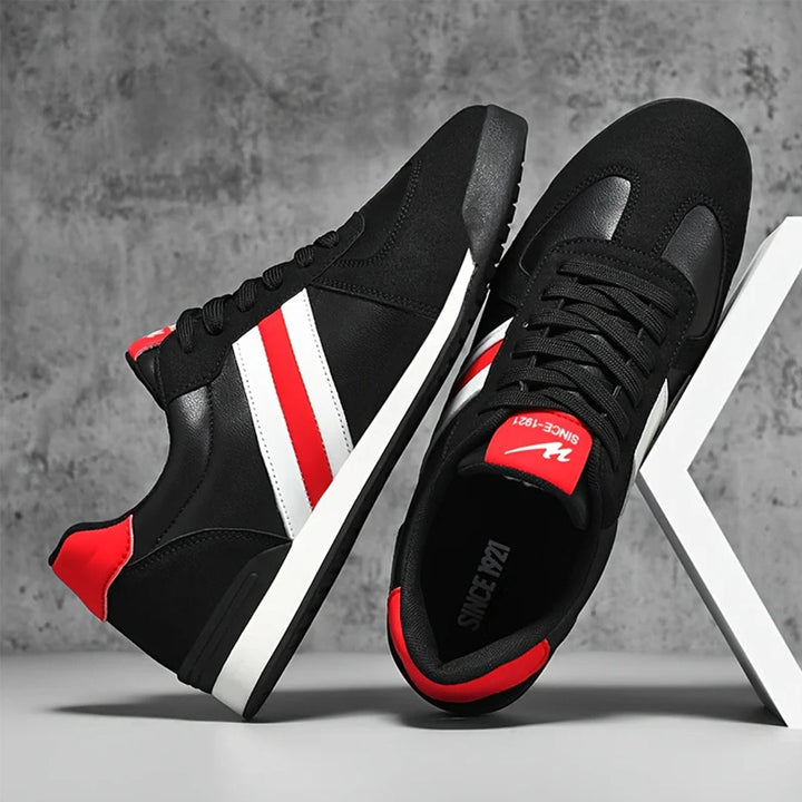 Herren-Sneaker im Retro-Stil mit Streifen-Design. Vielseitige Alltagsschuhe, gepolstert für Komfort den ganzen Tag.