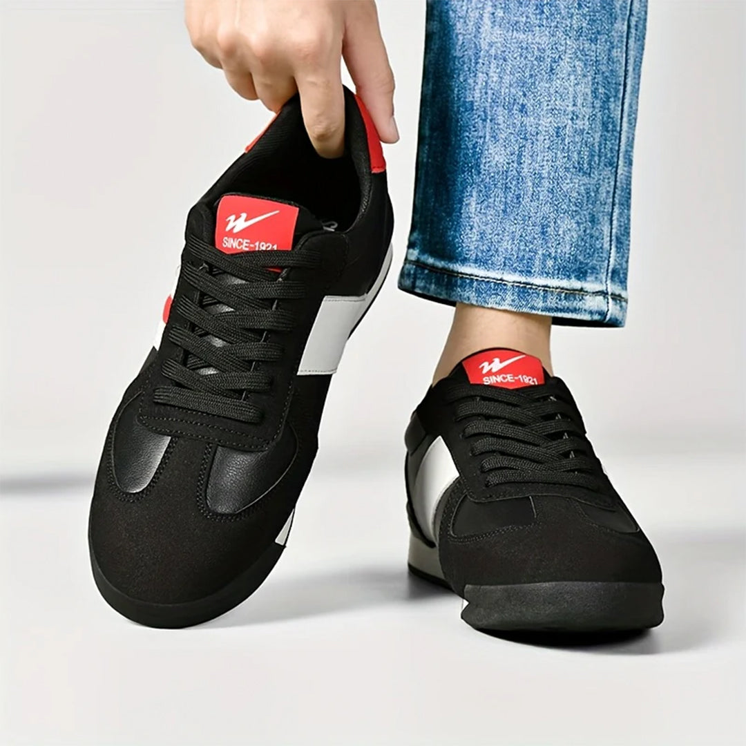 Sportliche Herren-Freizeitschuhe mit gepolstertem Innenfutter & stylischem Streifendetail. Komfortable Passform.