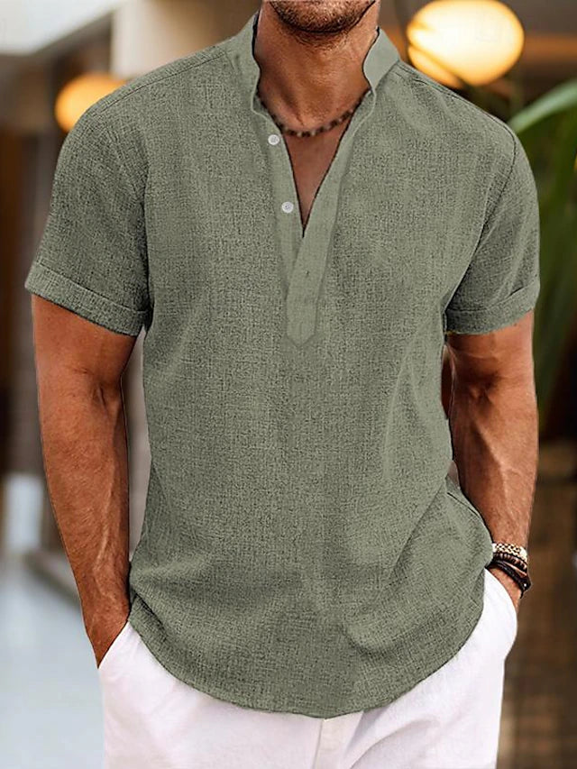 Stylisches Herren Henley-Shirt, Kurzarm, für lässige Eleganz im Sommer. Freizeitmode mit Stil.