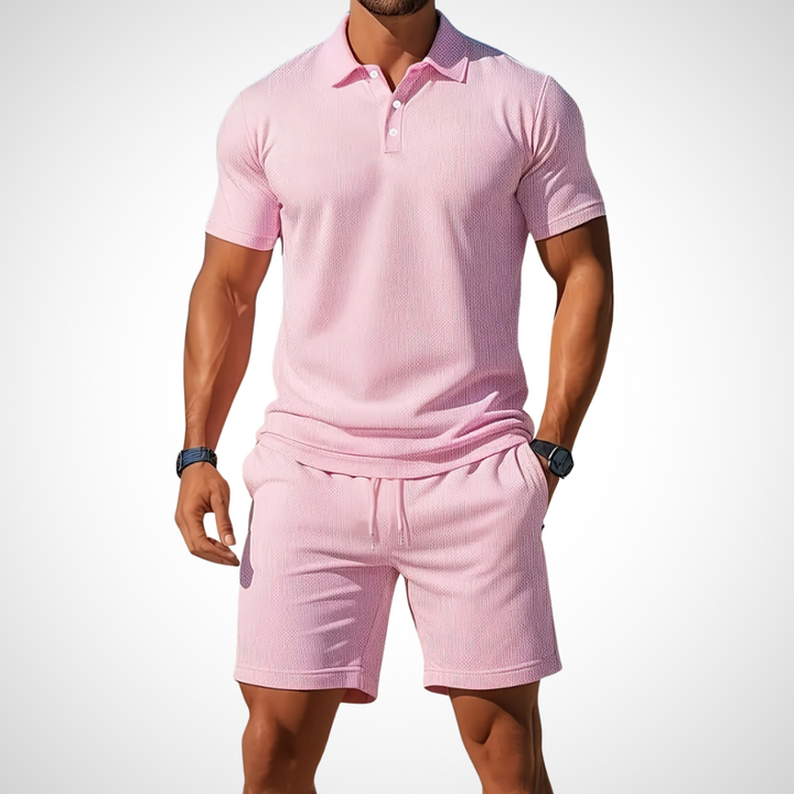 Lässiges Herren Sommer Poloshirt & Shorts Set, atmungsaktiv und bequem für warme Tage.