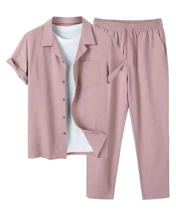 Vielseitiges Herren Sommer-Set: Kurzarmshirt & knielange Hose. Perfekt für Freizeit, Urlaub & warme Sommertage.