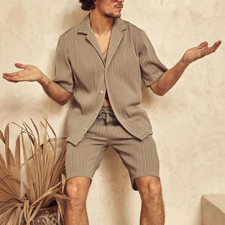 Herren Sommer-Set: leichtes, atmungsaktives Kurzarm-Hemd & bequeme Shorts für Freizeit & Urlaub.