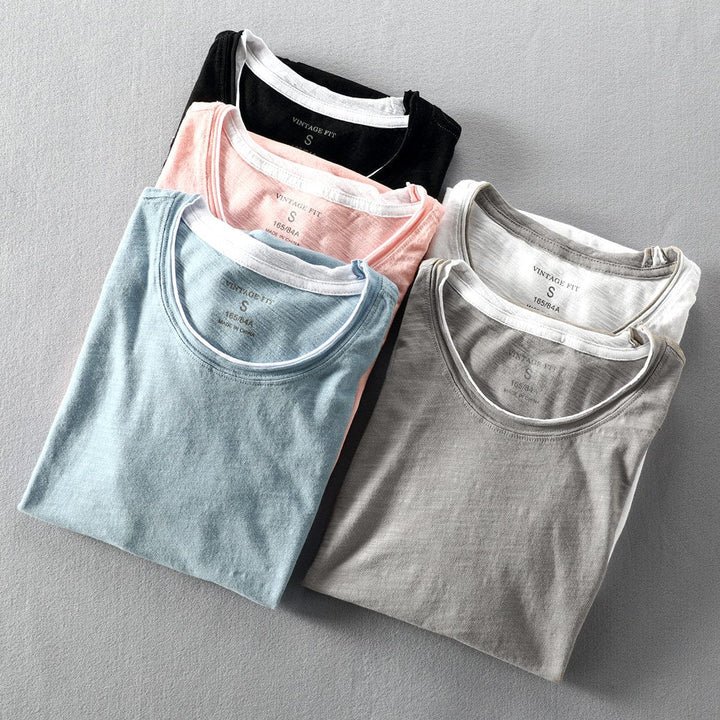 Stilvolles Herren Sommer-T-Shirt. Vielseitig, atmungsaktiv und weich.