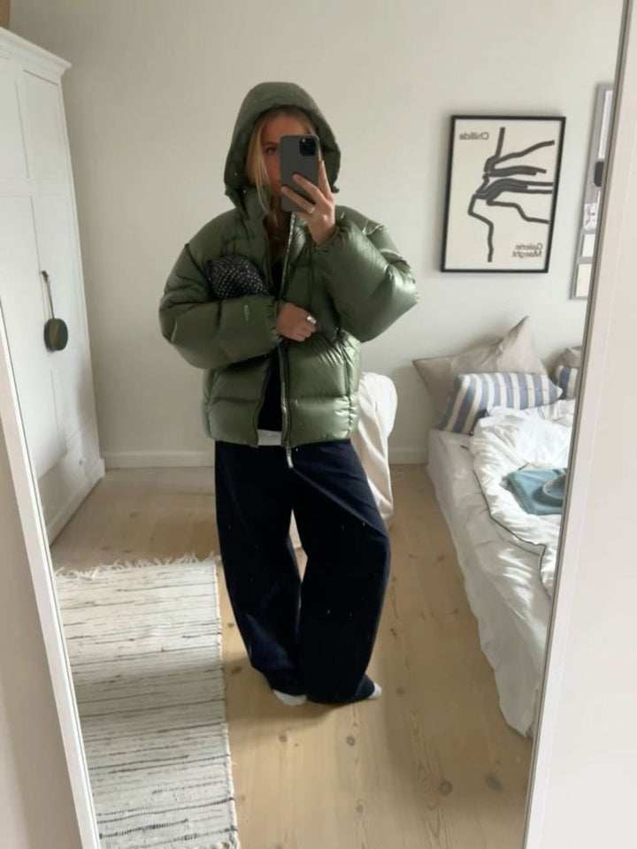 Warmer Herren Stepp-Puffer Wintermantel mit Kälteschutz, ideal für Outdoor-Aktivitäten.