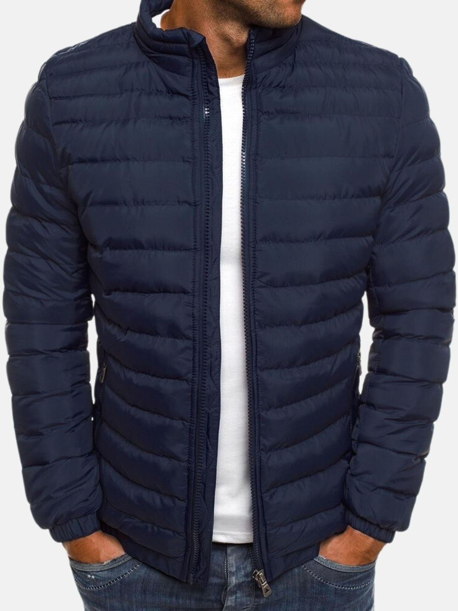 Moderne Herren Steppjacke, gesteppt, warm und komfortabel. Ideale Übergangsjacke für Herbst und milde Wintertage.