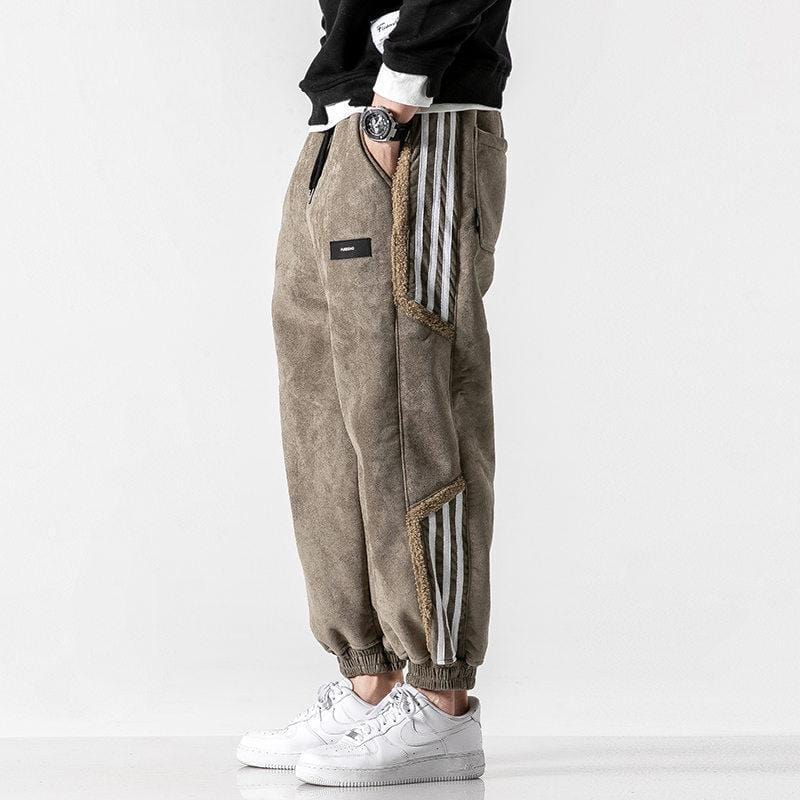 Moderne Herren Jogginghose, bequem und sportlich, perfekt für Streetstyle-Outfits im Frühling und Sommer.