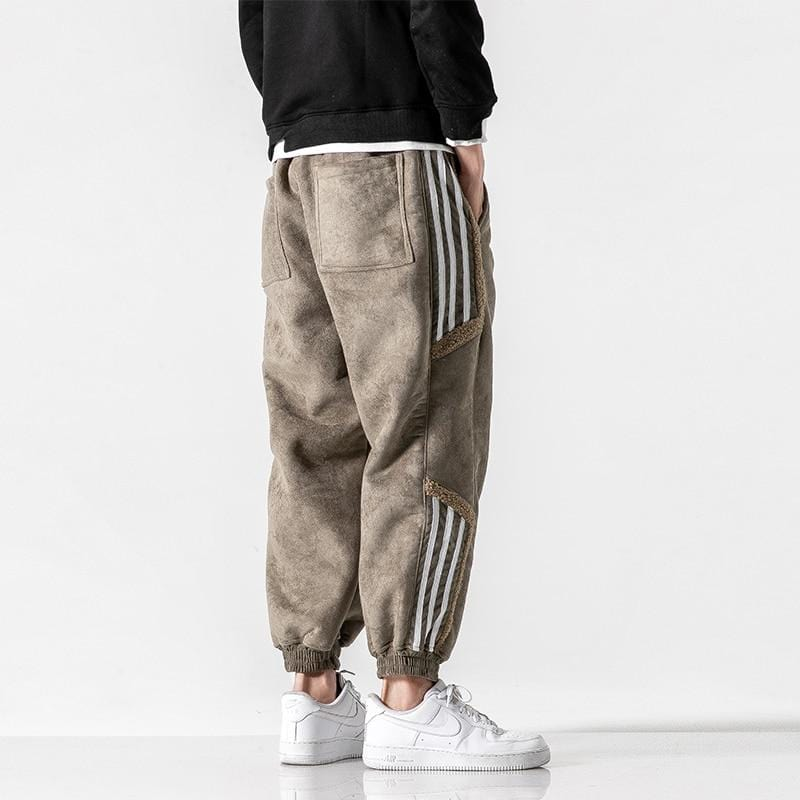 Casual Herren Freizeithose aus weichem Material für milde Tage. Sportliche Jogginghose für den urbanen Alltag.