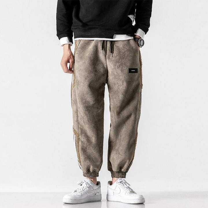 Trendige Streetstyle Jogginghose für Herren. Vielseitige Freizeithose, ideal für Frühling & Sommer, casual und modern.