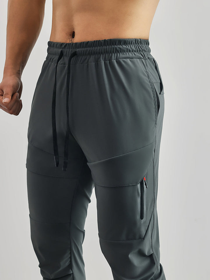 Komfortable Herren Stretchhose im Jogginghosen-Stil, mit Elastikbund & Tapered Leg.