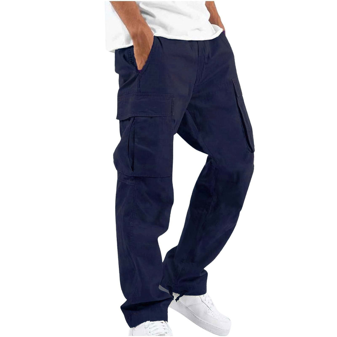 Moderne Herren Stretch-Cargo-Hose in Slim Fit für hohen Komfort und Stil, ideal als Freizeithose mit vielen Taschen.