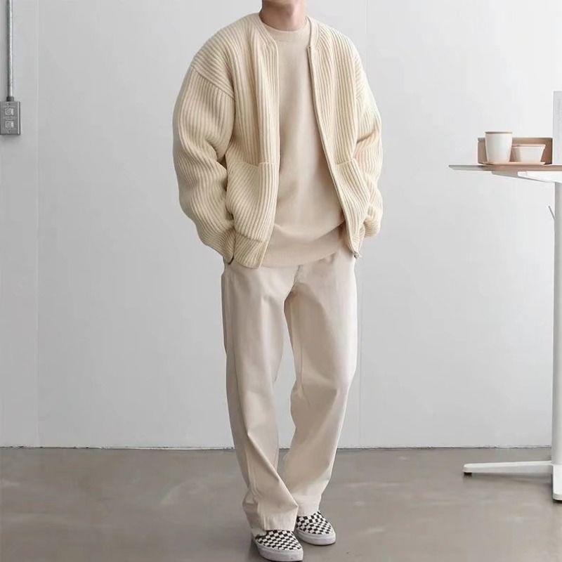 Herren Strickjacke, langarm, aus weichem Strick, ideal für vielseitige Casual-Looks. Komfortabel für jede Jahreszeit.