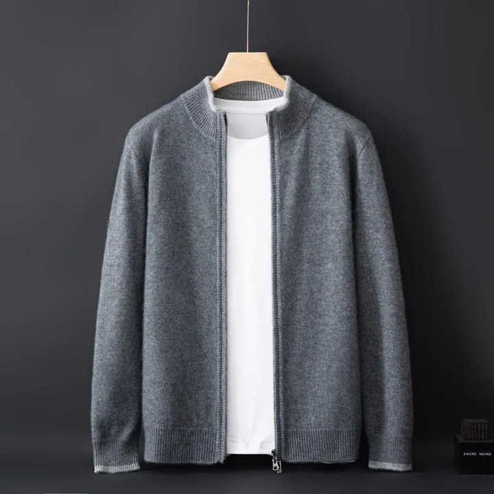 Klassische Herren Strickjacke mit Reißverschluss, warmes Oberteil für kühle Tage.