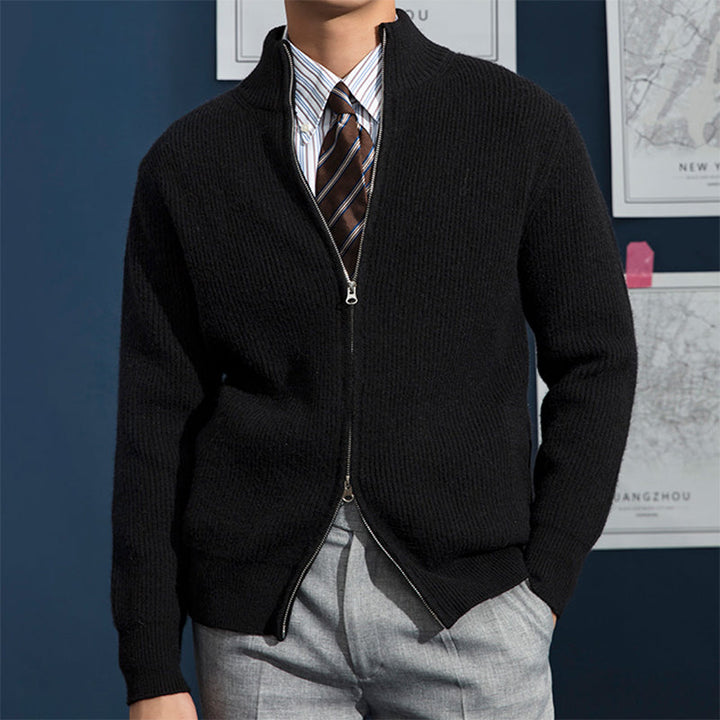 Vielseitiger Herren Strickpullover mit Reißverschluss und Rippstruktur, perfekt als stilvolle Oberbekleidung für den Frühling.