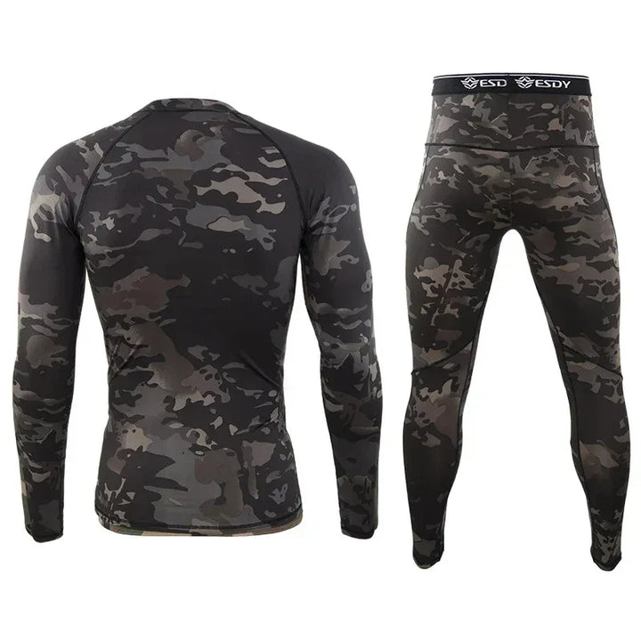 Atmungsaktives, schnelltrocknendes Herren Thermounterwäsche Set Tarnmuster. Idealer Baselayer für kalte Tage.