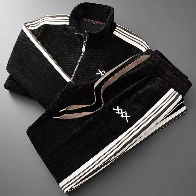 Stylischer Herren Freizeitanzug: Moderne Stehkragen-Jacke & schmale Jogginghose. Für Sport, Alltag und Herren Mode.