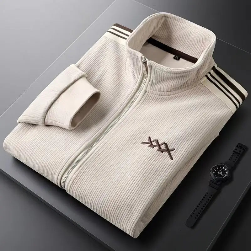 Hochwertiger Herren Trainingsanzug Winter M2. Stehkragen-Jacke & Slim-Fit Jogginghose in Schwarz, Beige, Braun.