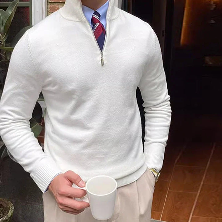 Eleganter Herren Viertelzip Pullover in Marineblau, perfekt für Casual & Smart Casual Looks im Frühling.