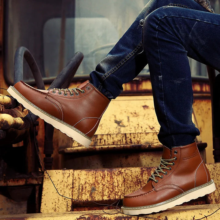Bequeme Herren Vintage Boots für den Herbst mit gepolsterter Innensohle. Robuste Sohle & stilvolle Herrenmode.