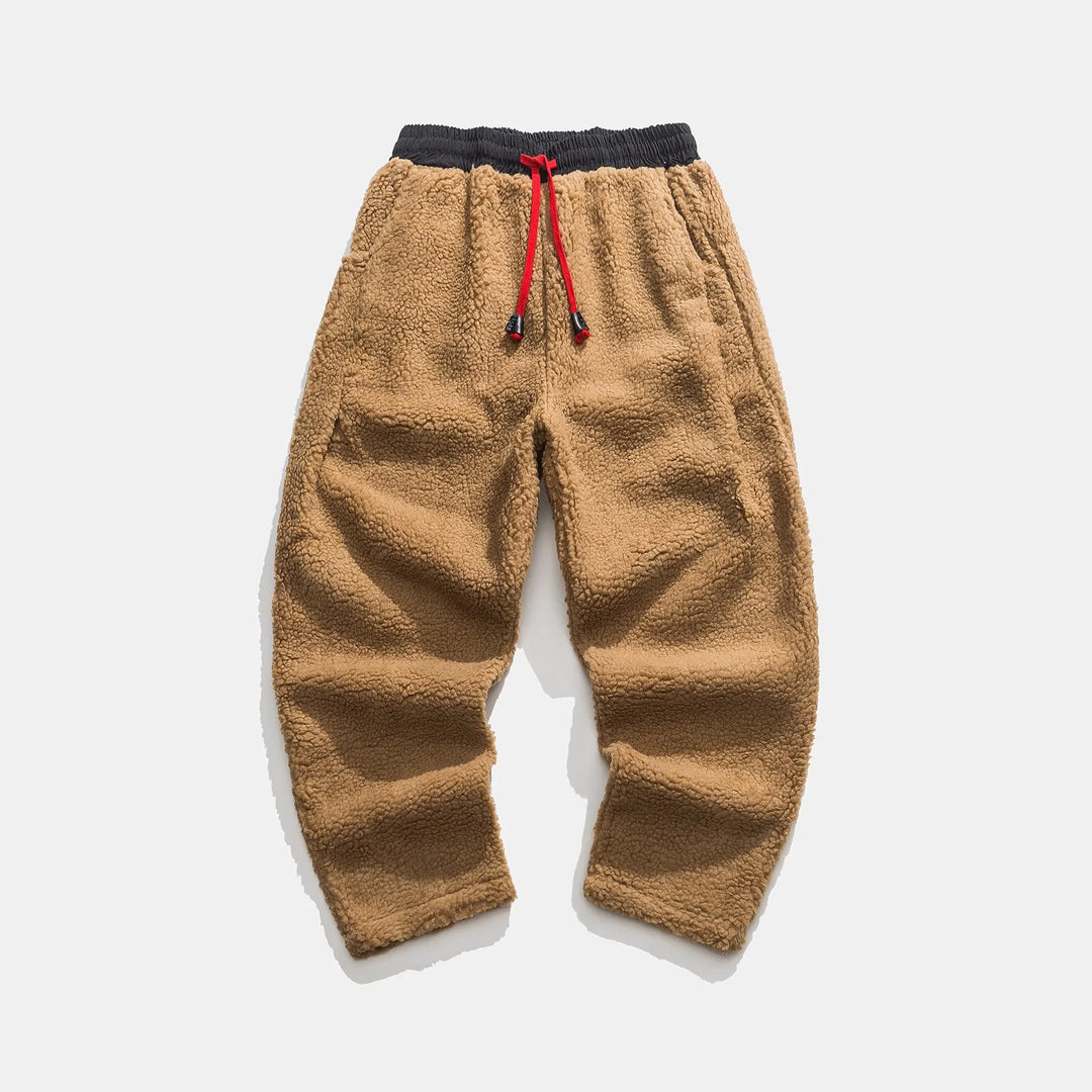 Moderne Herren Sweathose in warmer Ausführung, vielseitig für einen entspannten oder sportlichen Look im Alltag.