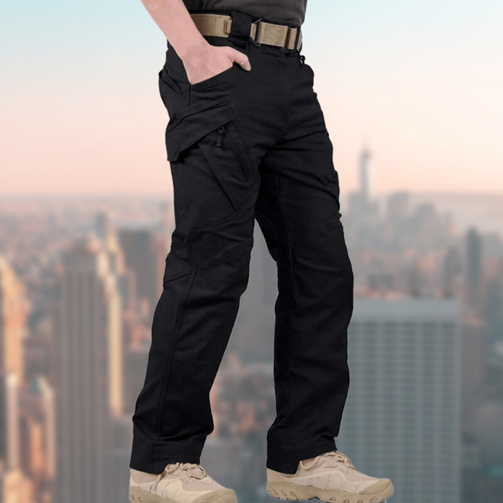 Wetterfeste Herren Outdoor-Hose, taktisch, wasserdicht, bietet optimalen Schutz bei jedem Abenteuer.