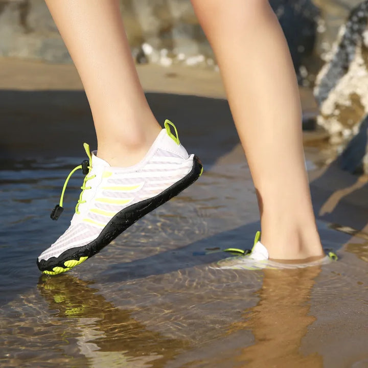 Flexible, leichtgewichtige Herren Wasserschuhe. Perfekte Slipper zum einfachen An- & Ausziehen. Komfortabel & atmungsaktiv.
