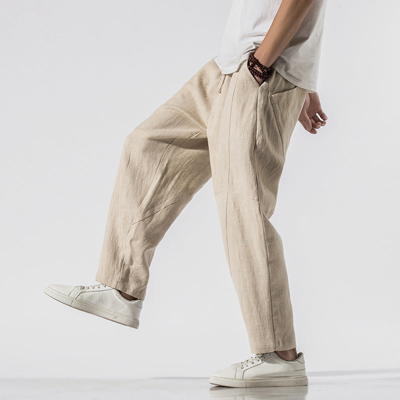 Casual Herren Knöchellange Weitbein-Hose mit praktischem Kordelzug. Lockerer Schnitt für Komfort.