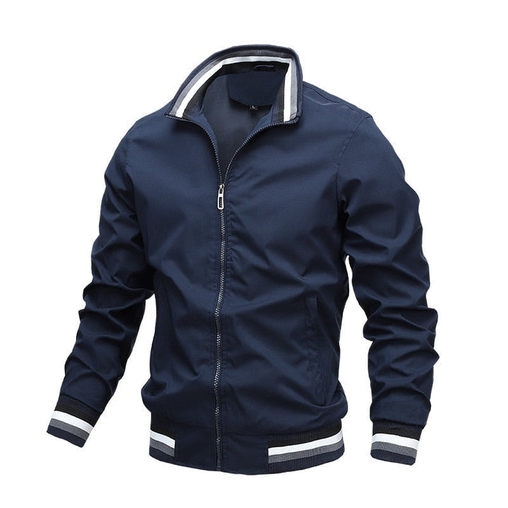 Warme Herren Bomberjacke aus strapazierfähigem Material mit Reißverschluss, ideal für Wintermode.