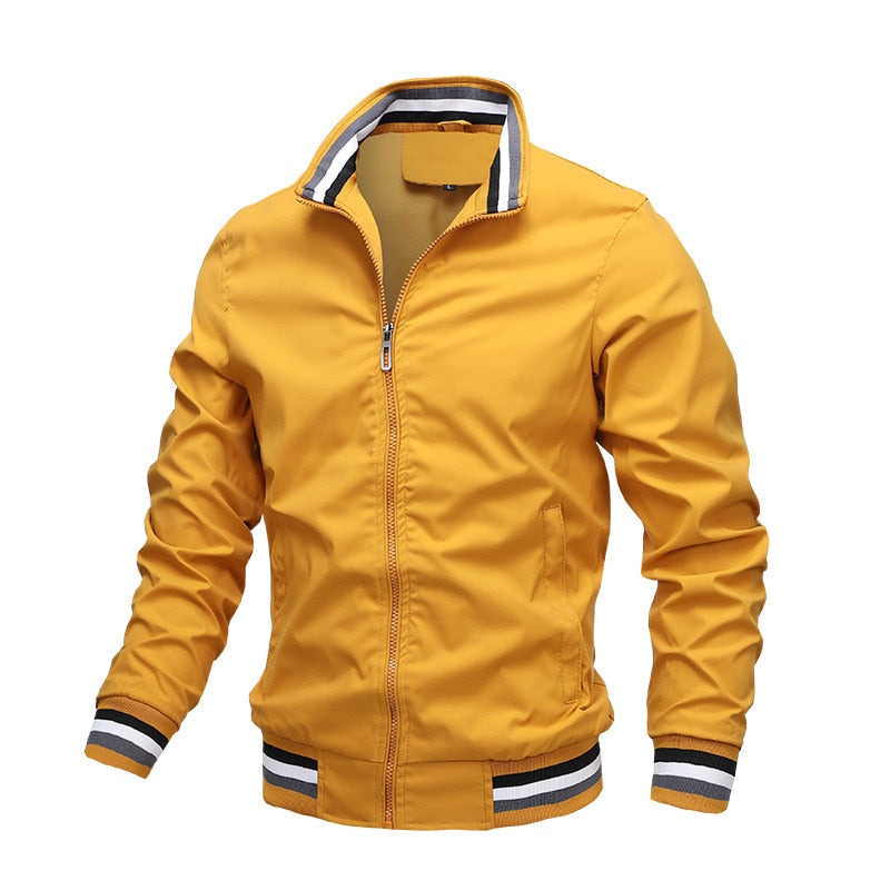 Modische Herren Bomberjacke für den Winter mit robustem Reißverschluss, vielseitig und bequem.