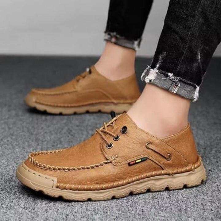 Komfortable schwarze Herren Winter-Oxfords, stilvolle Businessschuhe und Freizeitschuhe für den kalten Winter.