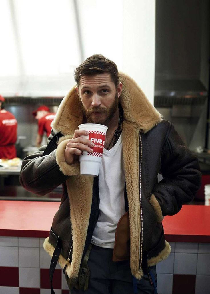 Moderne Herren Winterjacke in strukturierter Passform, dick und warm isoliert, ein Must-have für Winterkleidung.