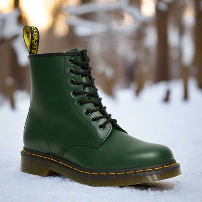 Robuster Unisex Winterstiefel für Herren, knöchelhoch. Rutschfest, wasserabweisend & perfekt für kalte Tage und Schnee.