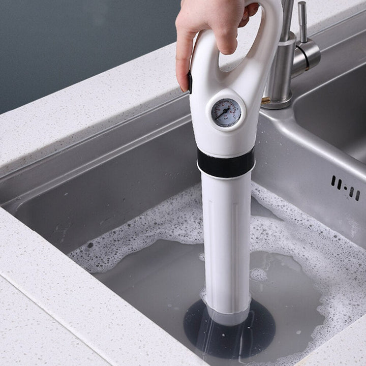 "Hochdruck Rohrreiniger mit anpassbaren Aufsätzen für Abflüsse und Toiletten, kompakt und leicht zu bedienen."