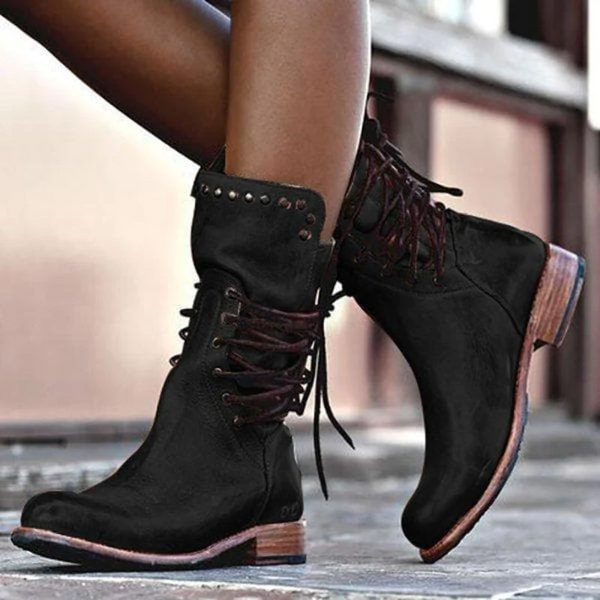 Verschiedene Farben der Damen-Westernstiefel: Braun, Schwarz, Grau. Trendige Mode für jede Gelegenheit.