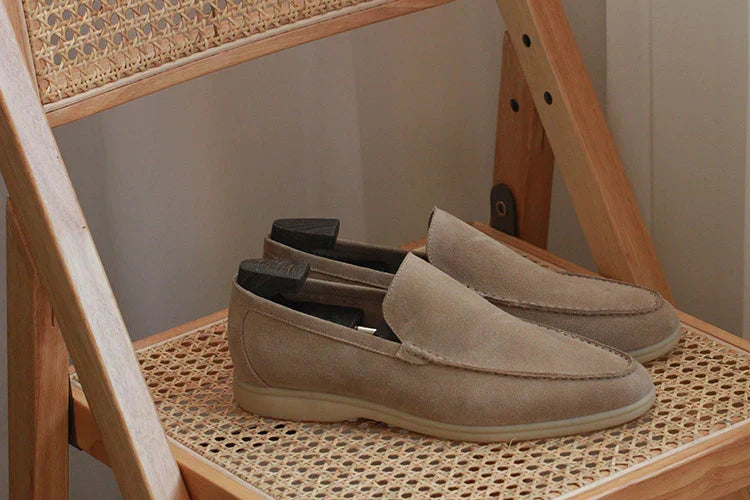 Detailansicht der Naht und Verarbeitung des Loafers