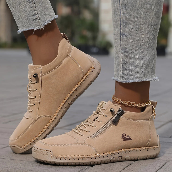 Damen Barfußschuhe in Schwarz, breit, rutschfest & atmungsaktiv für natürliches Gehgefühl und Fußgesundheit.